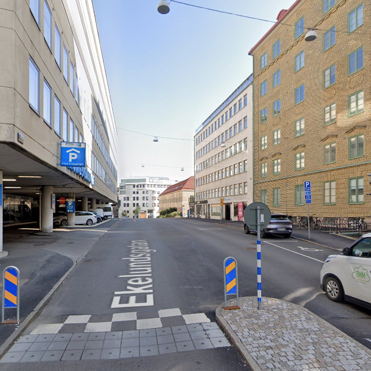 gatorochtorg's tweet photo. Ekelundsgatan norrut 

Foto 1: Aron Jonason (1900)
Foto 2: Google Maps (2024) https://t.co/1TgdL8l4bA