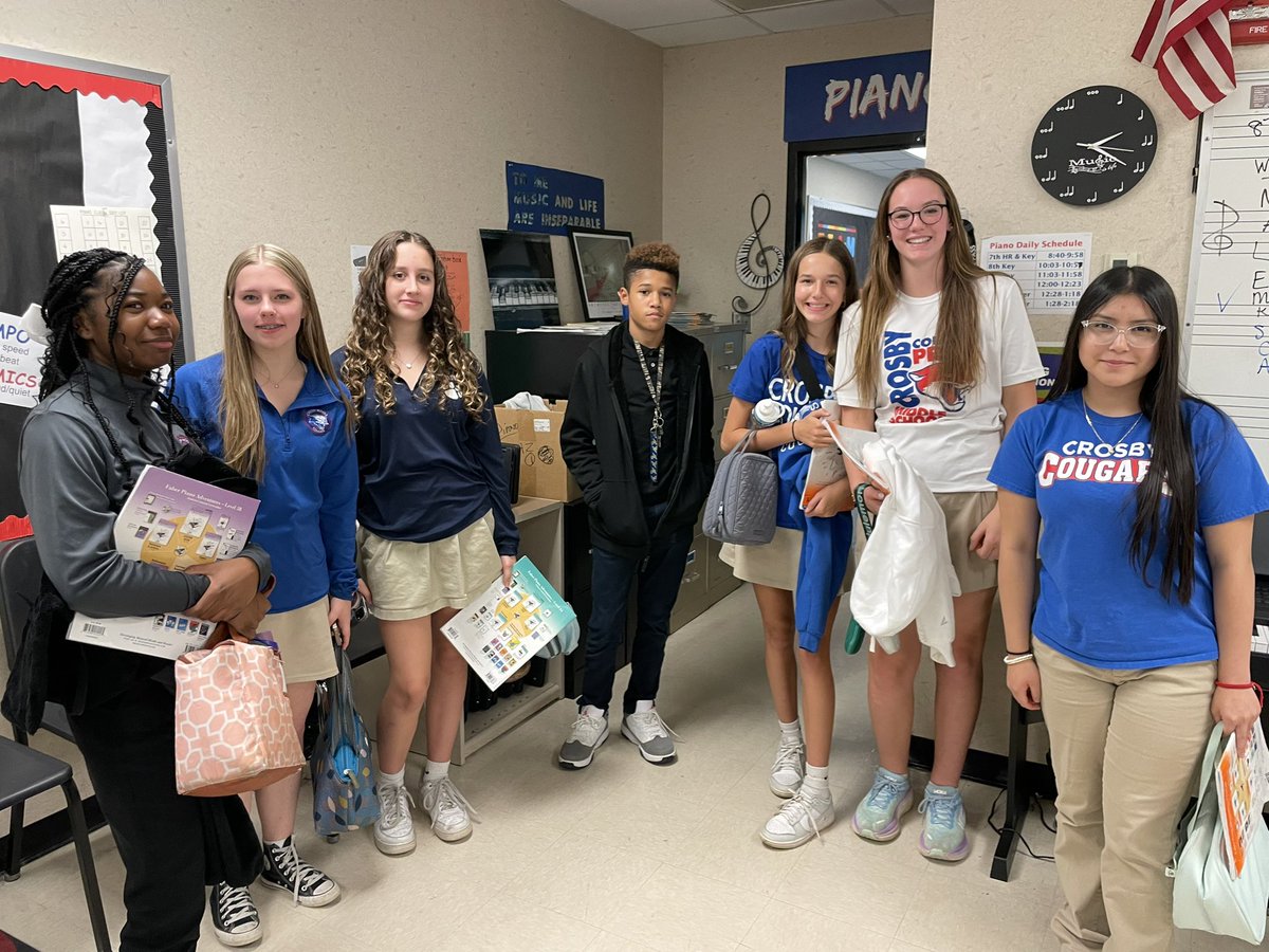 Mrs. Mueller teaches MUSIC tweet media