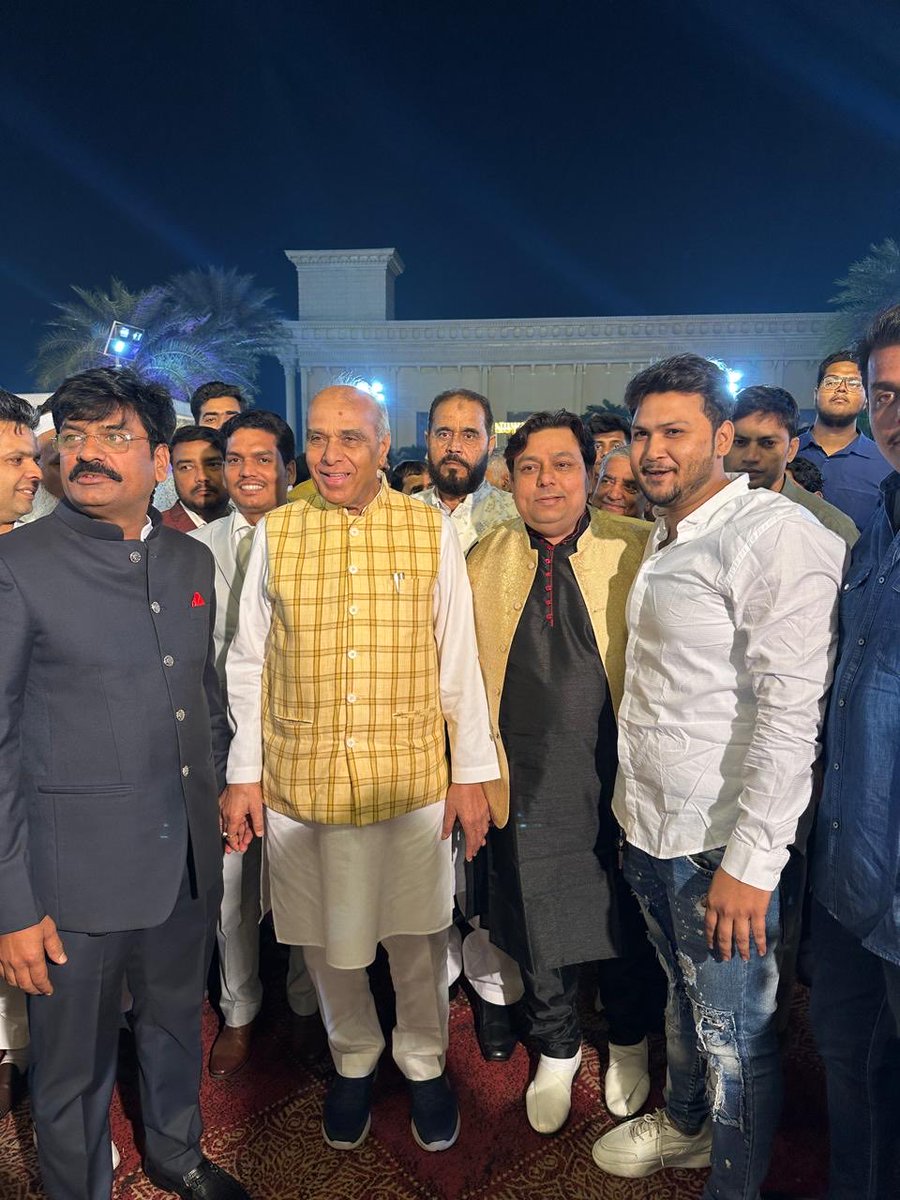 itsAk92's tweet photo. #wedding #hyderabad ⁦@jagdambikapalmp⁩ https://t.co/Ed0AWkDIJz