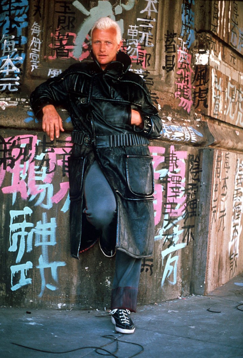 TheCinesthetic's tweet photo. Rutger Hauer on the set of Blade Runner https://t.co/1pEPoKABpS