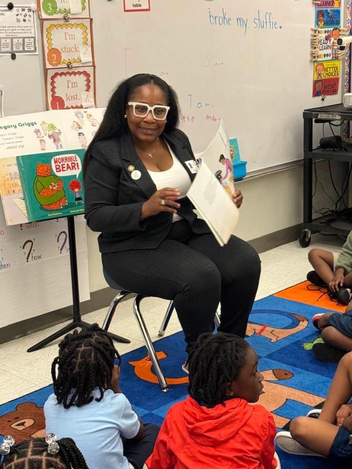 daisyq357's tweet photo. Thank you so much to all our Reads for the Record volunteers at Park Lakes Elementary! A special thank you to State Representative Lisa Dunkley for joining us! #browardreads #browardschools #ReadfortheRecord2024 @CSCBroward @browardschools https://t.co/jLMMiMZVAz