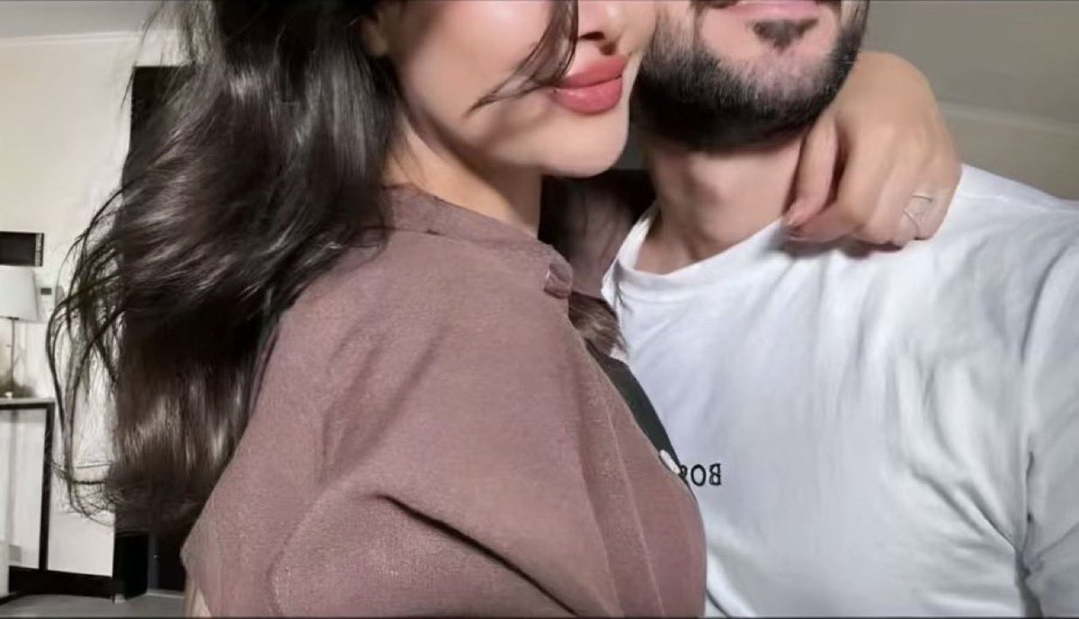 81988_'s tweet photo. أحبه وأحبّ ازعله و أحبّ رضاه 
دفا عمري و ترويق بالي و تفكيره 

لو اني اذوق المرّ منه اقول الله 
عذابٍ معاه ولا سعاده مع غيره . https://t.co/xKyUt7a0rw