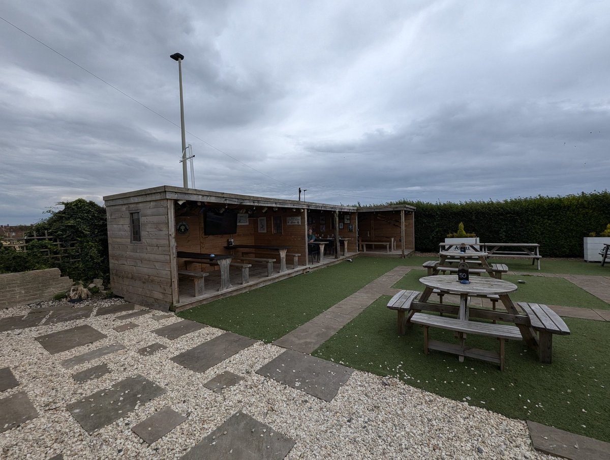 The Ash Tree Inn, Barkston Ash, North Yorkshire.
__________

instagram.com/p/DBhTFZYsm2D/…

facebook.com/share/p/ShXtis…

#northyorkshirepubs #pubguide #northyorkshire #yorkshirepubguide #yorkshirebeer #barkstonash