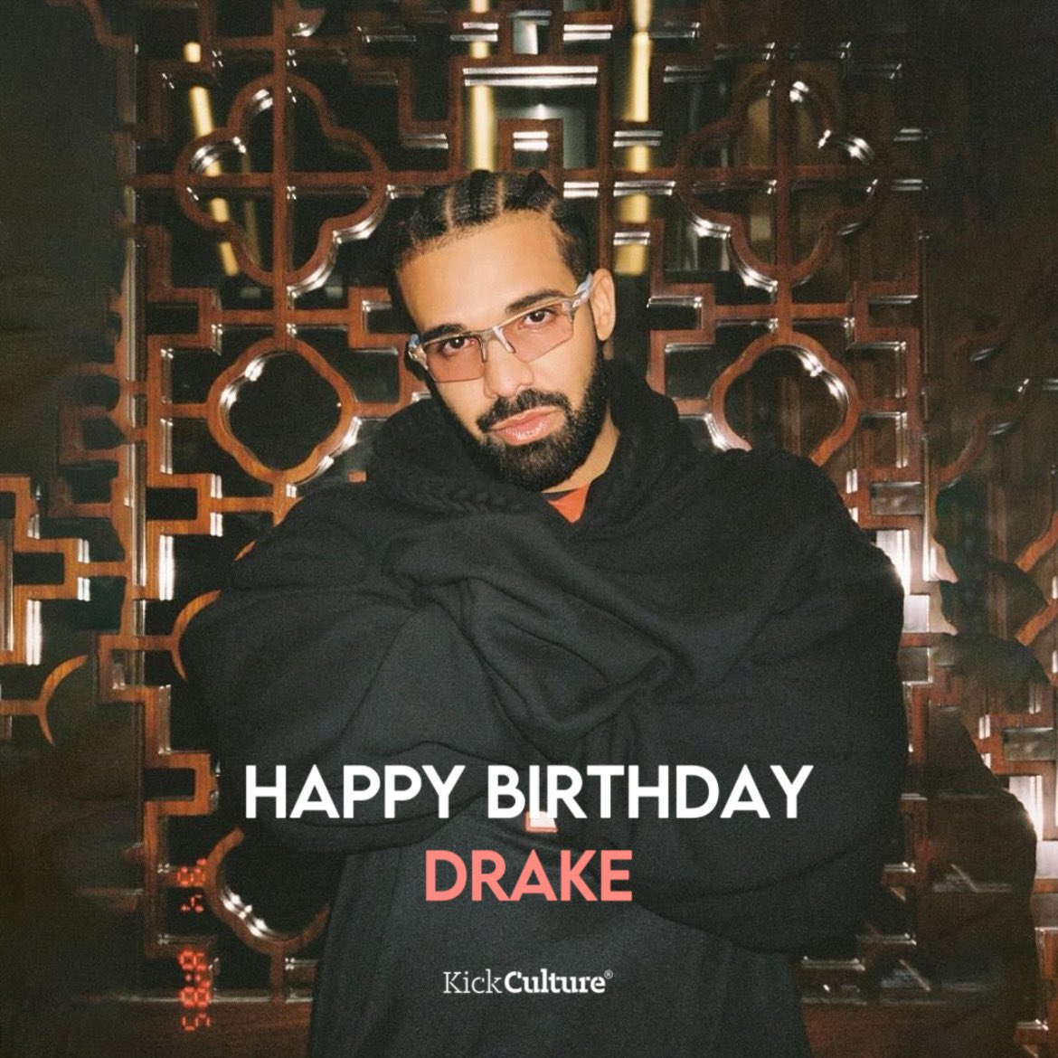 kickcultureug's tweet image. Happy 38th Birthday to the 6 God, DRAAAAAKE! 🦉🎉 From dominating charts to redefining sneaker culture with NOCTA and exclusive drops, you’ve done it all. 

Here’s to another year of success, style, and iconic moves! 👑👟 

#HappyBirthdayDrake #NOCTA #KickCulture