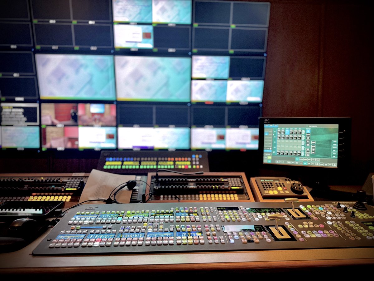 JonathanMoon's tweet image. Grateful to get to sit in this chair tonight! Thanks for having me @amspictures