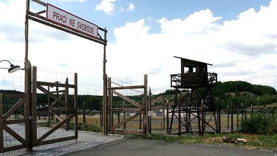 Pro připomenutí těm, kdo třeba i jen v mysli laškují se spoluprací s komunisty. Byli to právě komunisté, kdo 25. 10. 1948 rozhodli o zřízení táborů nucených prací u nás (zák. 247). Prošly jimi desetitisíce lidí, mnozí nepřežili. Tam, kde komunisté vládnou dodnes, existují stále.