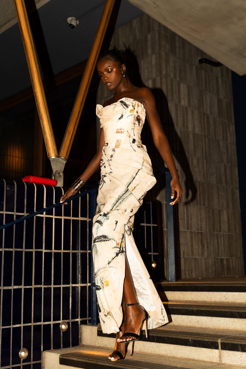Leomie_Anderson's tweet image. Elle awards in vintage Vivienne Westwood