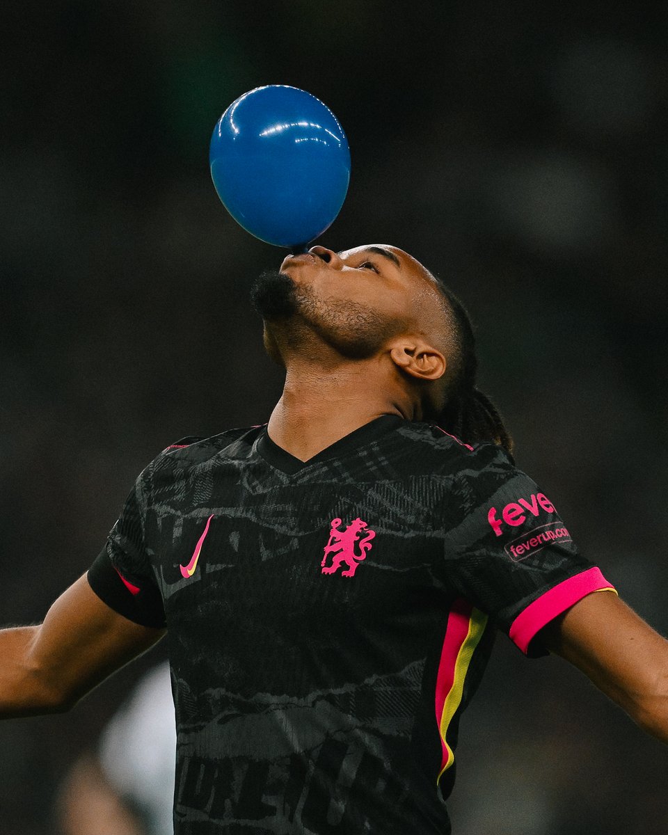 Happy Friday, Blues! 💙

#CFC | #UECL