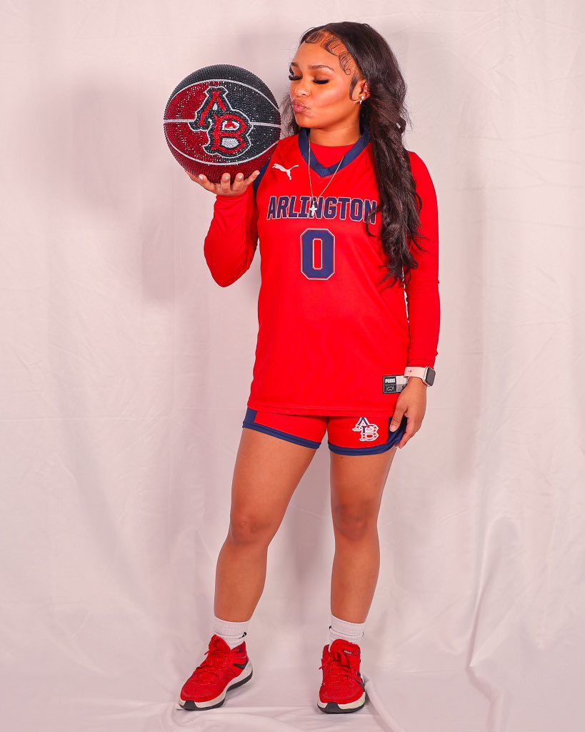 CoachWestbrooks's tweet photo. Another Lady Lion siting ….. Class of 2024 

Once a Lady Lion always a Lady Lion. 

College kick off going well. Good luck this season my girls 🫶🏽

Media Day ✅
Grades ✅
Responsibility &amp; prioritizing ✅ https://t.co/3F7YhvBbAt