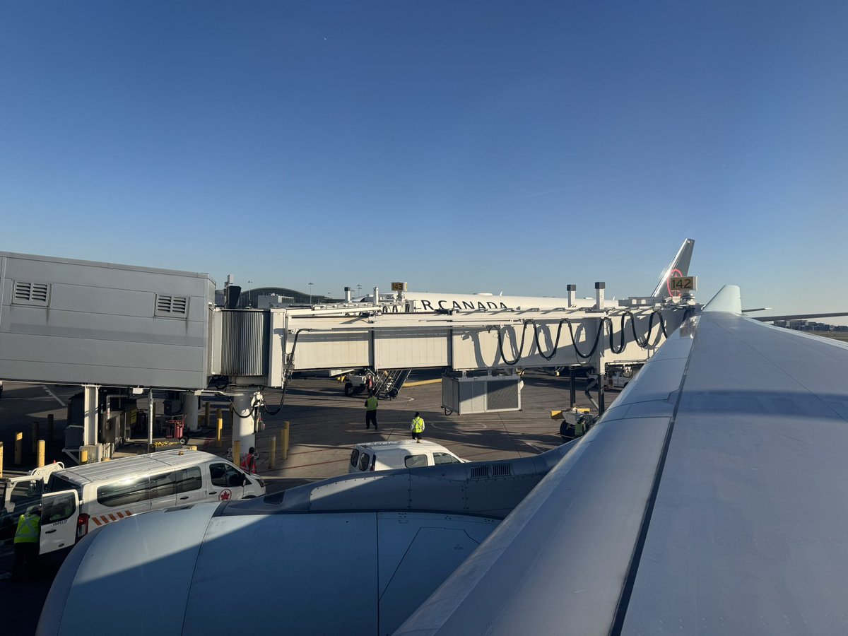 johnage's tweet image. Just watched the @TorontoPearson staff drive the air bridge into the wing of our Air Canada A330, which is now deemed unable to fly due to the damage.
