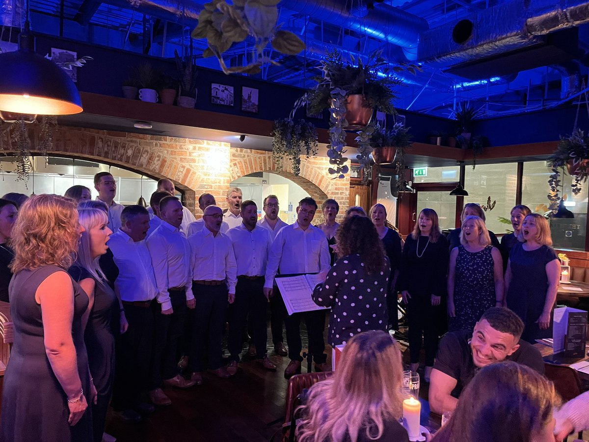 Noson arbennig heno yn agoriad swyddogol ‘The Welsh House’ yng Nghaerfyrddin. Joio!