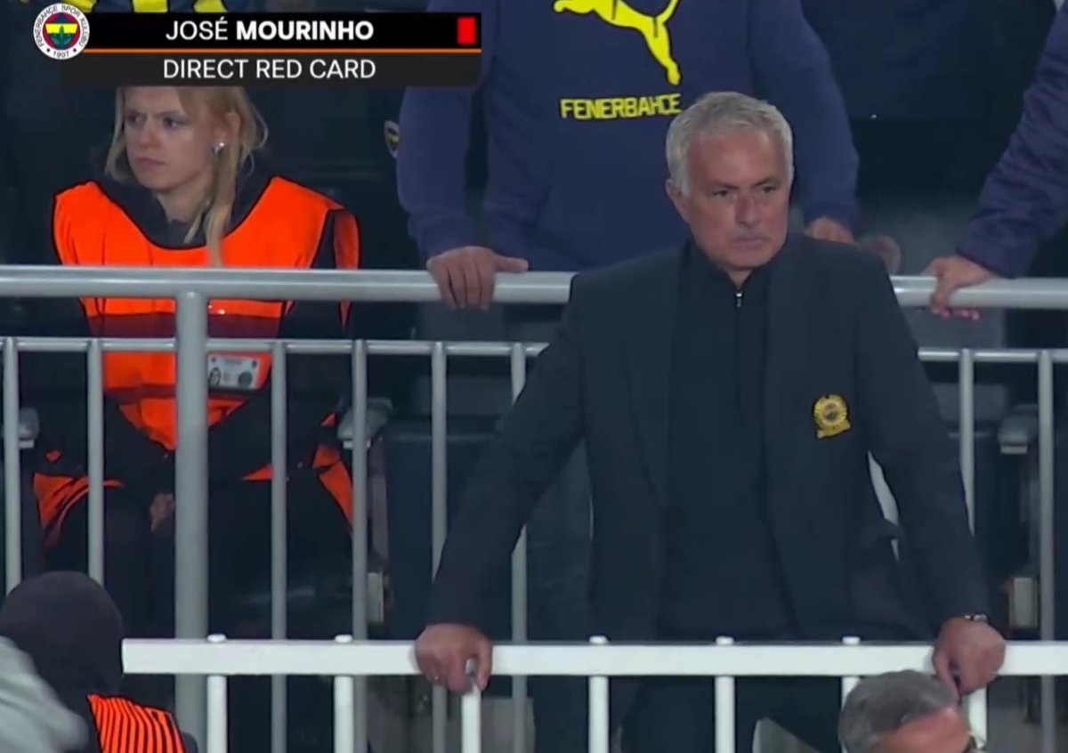 😅 Batısal anlamda ilk 'yapı' denemesi.

ℹ️ Galatasaray; 3 maç haftasında gördüğü 3 kartla UEFA Avrupa Ligi'nin 'en az' kart gören üçüncü takımı olurken, Fenerbahçe ise 12 sarı + 2 kırmızı kartla 'en fazla' kart gören ikinci takım konumunda.

Galatasaray
Yapılan faul: 31 faul