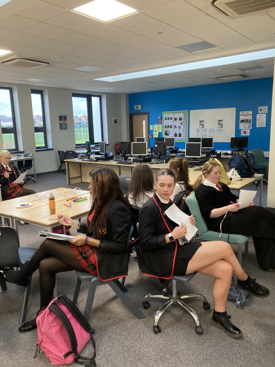 StAmbroseSci's tweet image. An amazing second day of training for our Nurture leaders. Thank you our Julie for leading the evening with Mrs Slavin. Look out for the 🐝 bee kid badges. #LearinginFaithHopeLove #Ambees #Nurture #Kindness  #Proud @stambrosehigh @MrsMacPhailDHT