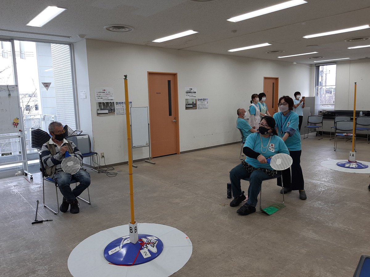 JAPAN_SPEEDBALL's tweet photo. スピードボール交流会
障がい者や高齢者が安全にプレーするために考案された、シッティングスピードボール。やってみると難しいです。
僕は2級でした。来年こそは1級に❗
毎年元気に参加してくれるみなさんに感謝です😉
#NPO法人日本スピードボール協会 https://t.co/rbpPipDBwd