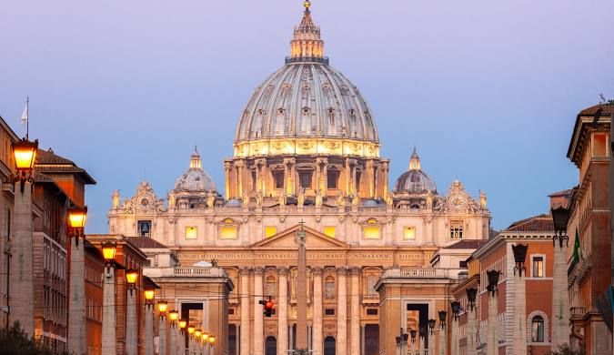 Wonder__Facts's tweet photo. The Vatican's St. Peter’s Basilica is built on the site where St. Peter, one of Jesus’ apostles, is believed to be buried. His grave was discovered directly beneath the altar during excavations in the 20th century, nearly 2,000 years after his death! https://t.co/0HL6RSXSqi