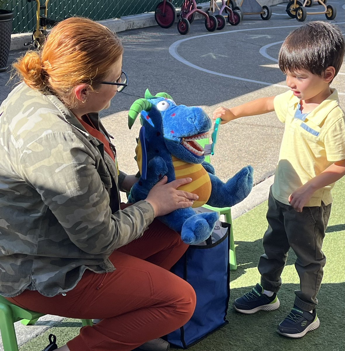 Dental hygienist visited Pinewood EEC today to educate kiddos on proper oral hygiene practices, including brushing, flossing, and the importance of regular dental check-ups. <a href="/LASchoolsNorth/">LAUSD Region North</a> <a href="/earlyed_la/">EarlyedLA</a> <a href="/MLB4PreK/">Martha Borquez</a>
