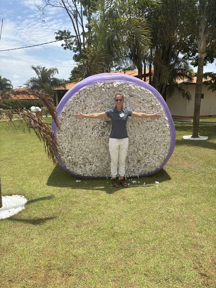 Cronk_Ag's tweet photo. Learning all things #Cotton #FSBrazil24 π§π· https://t.co/lnwR8KZOWG