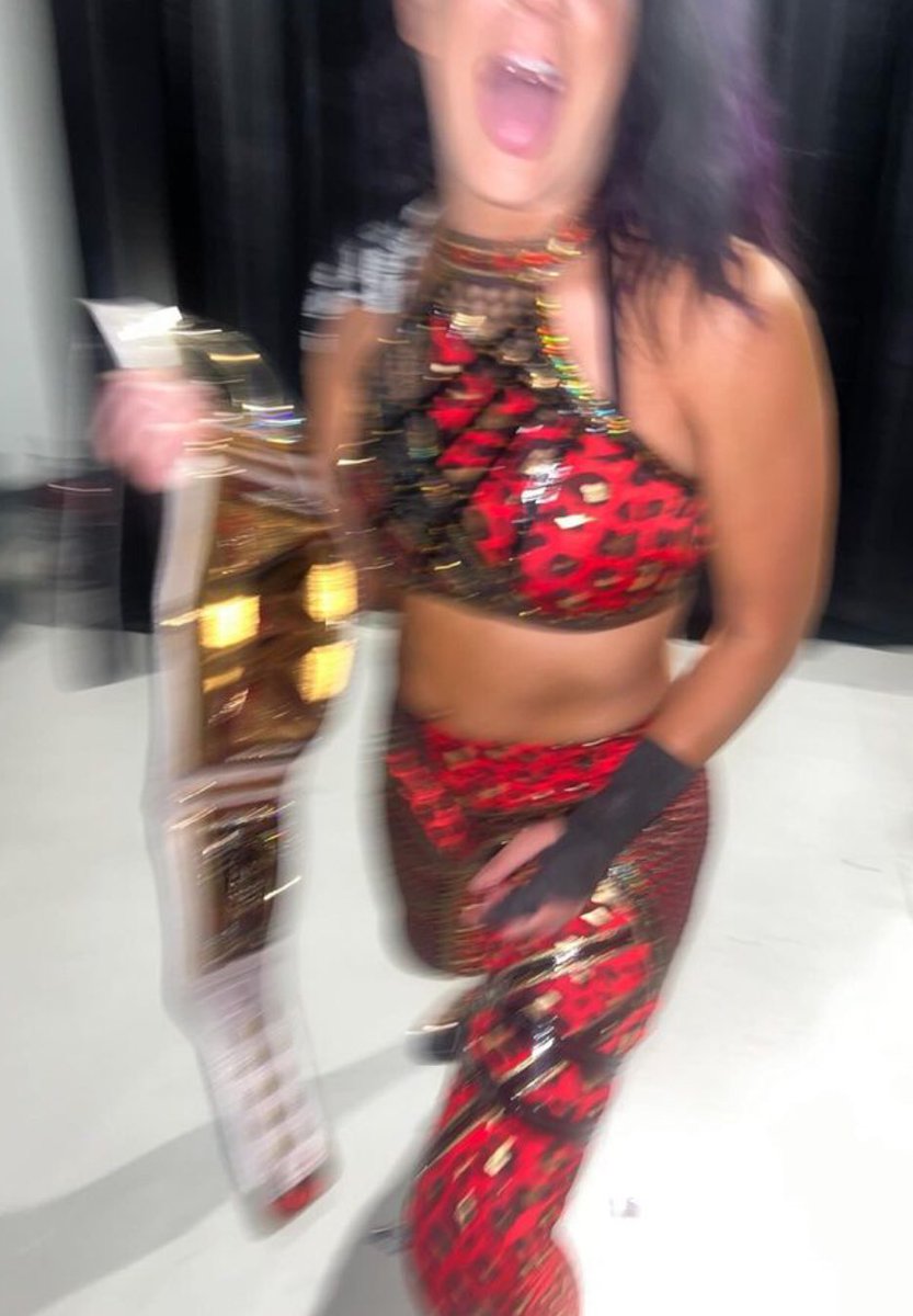 SuplexRose's tweet photo. @SCOTTlSHWARRlOR takes the weirdest photos! 🫣 https://t.co/DaBwtqoz35