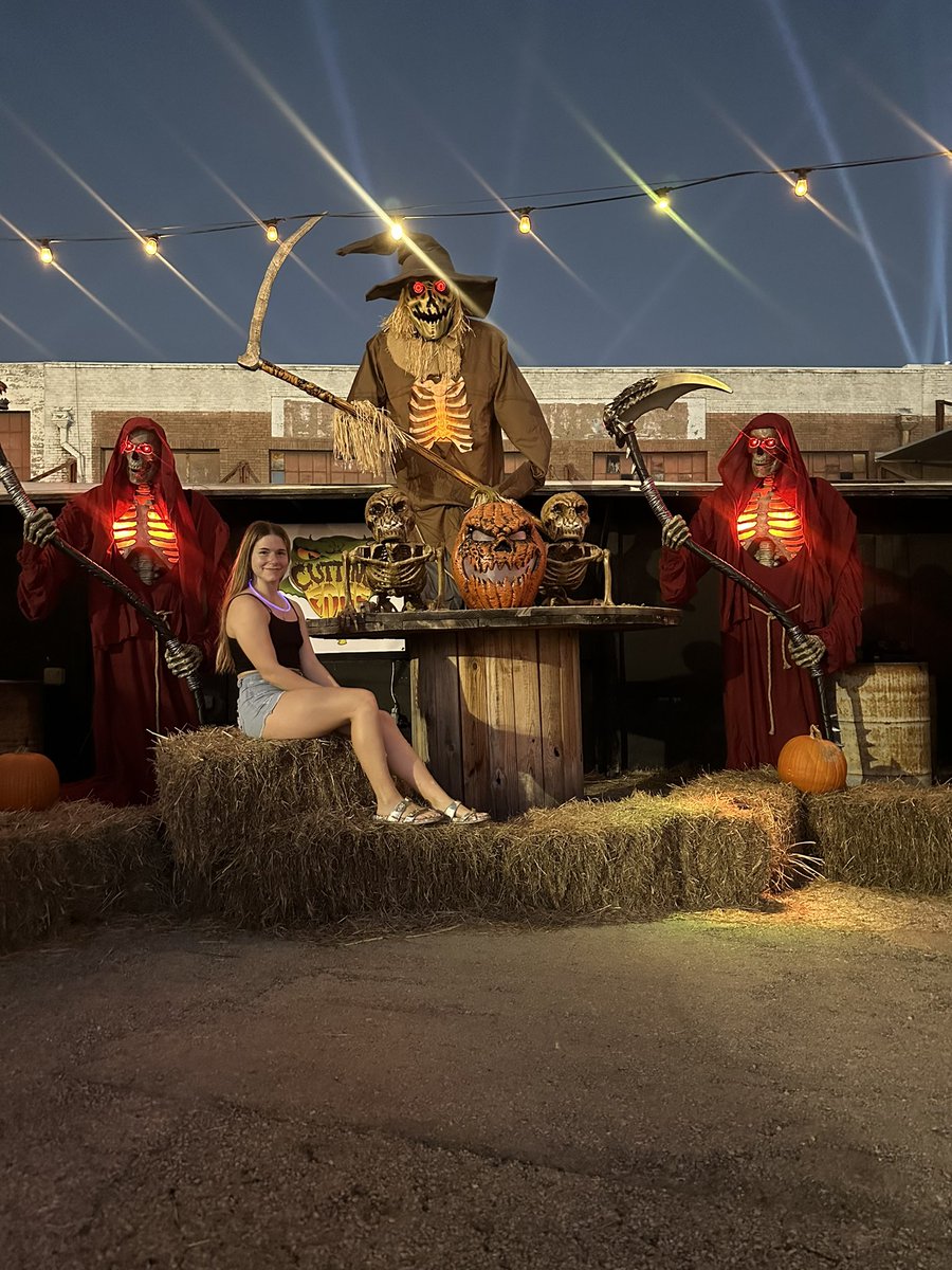 _alliannmarie's tweet image. cutting edge was so much fun!!! 
#hauntedhouse #cuttingedge
