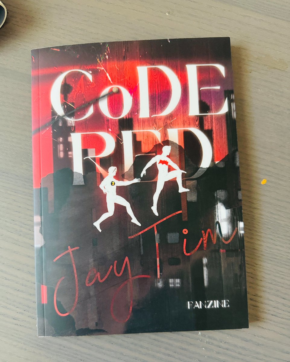 CodeRedJayTim's tweet image. Hey Jaytimjay lovers, this is a reminder that despite our zine being digital, it has been formatted to be printed! One of our lovely mods printed a physical copy to showcase how beautiful it looks!

#jaytim #timjay #coderedjaytimzine