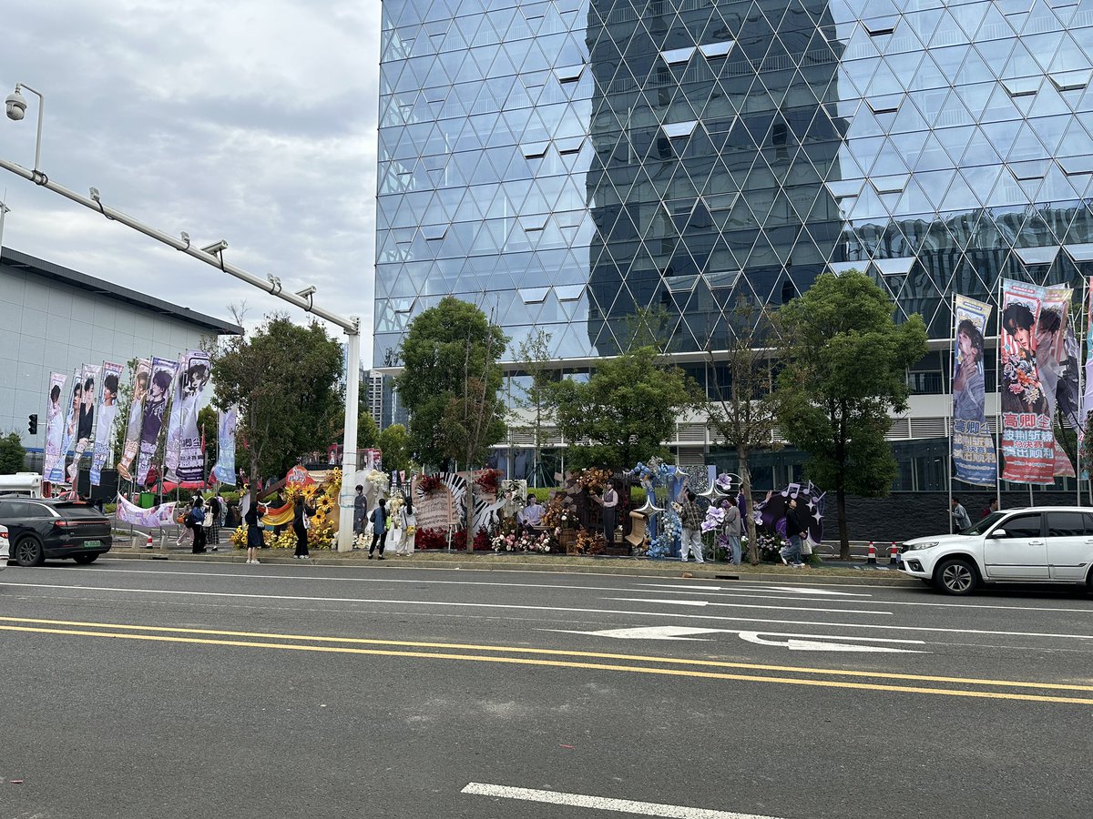 ninetodebut's tweet image. เธรดแชร์โมเม้น และ ประสบการณ์
เข้าชมอัดรายการ
#CallMeByFire4 รอบไฟนอล 7-8 ชั่วโมง
ยืนจนปวดขา แต่คุ้มค่ามากๆ
เพิ่งว่างพิมพ์ ลงวันที่กำลังจะฉายพอดี55
เธรดล่างที่มีสปอยเราจะพิมพ์บอกค่ะ

#นายท่านกรชิต