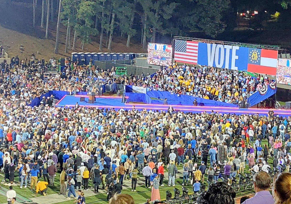 eddoolittle's tweet image. What a rally! And, Obama. So much energy. We're not going back! VOTE!