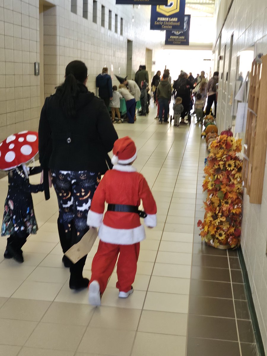 LisaLNickel's tweet photo. Fall Festival is absolutely Spooktacular at our Pierce Lake Early Childhood Center! https://t.co/SB0PwpMHTy