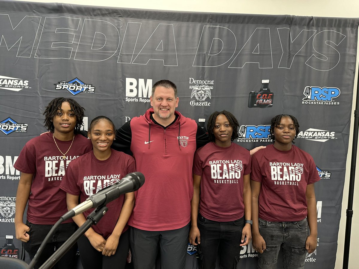 RKoerdt's tweet photo. What a fun day with a fun group!Thankful for big miller media days!
@ARPrepSports @CrunkdOutEnt @k_sutherlandAR @ETTaylor79 @Jakyraj25 @lilhoopa_3 @Zsmith1206 @JaidynKoerdt @CoachLewi3 @knackpaddywhack @ArMCAssoc @SBLiveARK @KrisMBoydPA @abagley75 @TheHelenaWorld1 https://t.co/l3KunOTY3c