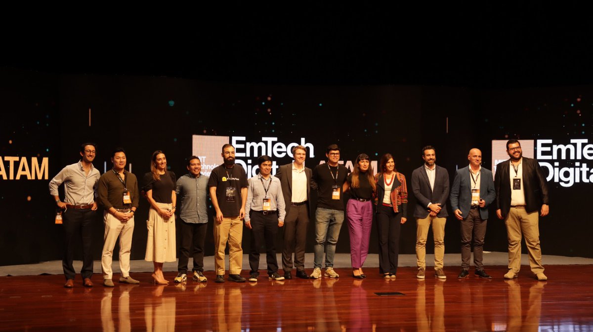 EmTechLATAM's tweet image. ¡Gracias por acompañarnos en #EmTechDigitalLATAM2024! Hoy cerramos un evento lleno de innovación y tecnología, con la participación de speakers  que nos inspiraron a seguir construyendo el futuro de la IA en LATAM. Este éxito fue posible gracias a ustedes 🩷. ¡Nos vemos en 2025!