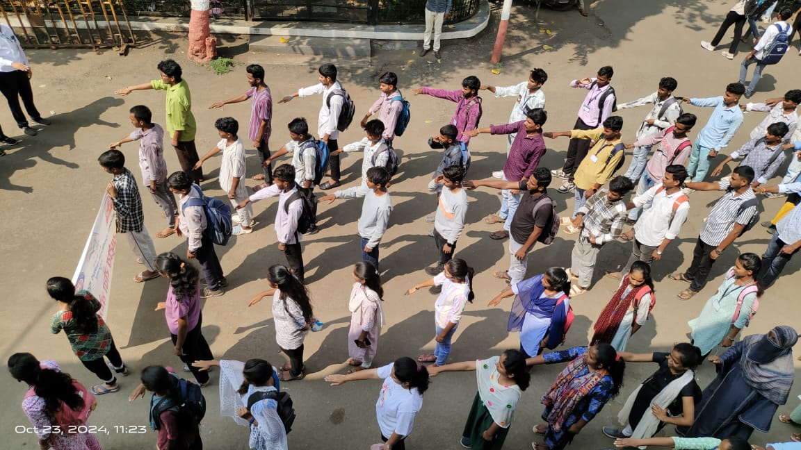 GTPC_NSS's tweet photo. NSS Unit of G T Patil College affiliated to KBC North Maharashtra University, Jalgaon organised a pledge 'Firecrackers Free Diwali Celebration' @_NSSIndia @Anurag_Office @khadseraksha @NssKbcnmu @YASMinistry @ChDadaPatil @MaharashtraNSS https://t.co/SOrR1LhDvu