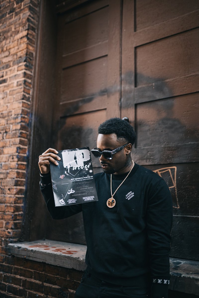 YMCTEZ's tweet photo. #ForeverKp ๐๐๏ธ Yk Imma Hold This Shit Down 4L , Still Donโt Believe Iโm Not Dreaming ๐ญ https://t.co/t978E4Ey0X