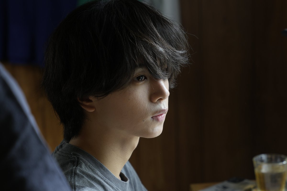 uchioto_movie's tweet photo. ˗ˋ #うちふぉと 📷🫧ˊ˗

┍
　　　  視線の先
　　┈┈┈┈┈┈┈⿻*.·
       三男/柊(#織山尚大) 
　　　　　　　　　　　　┙

映画『#うちの弟どもがすみません』
12.6(金)公開🎬

@jr_official_X 
#少年忍者 #うち弟 https://t.co/J1PiDZWKX2