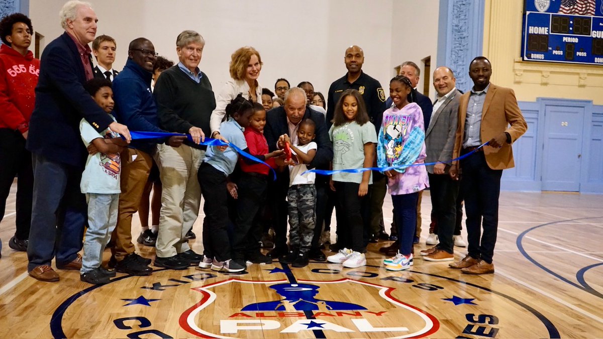 Chief Eric Hawkins tweet media