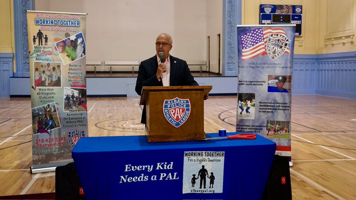 Chief Eric Hawkins tweet media