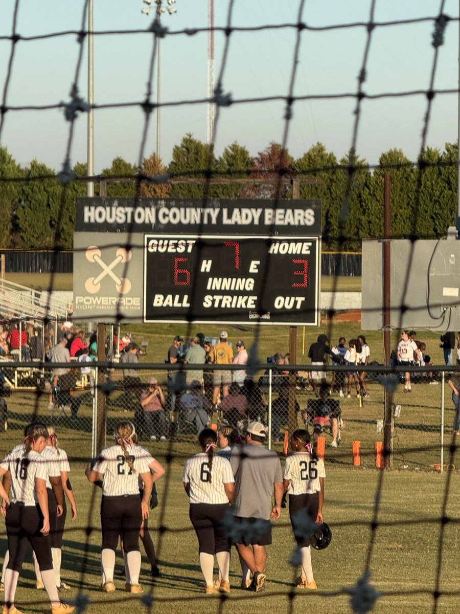 SPauldingHS_ATH's tweet photo. South wins Game 1 6-3!!! #SSOD #SouthSide #GHSAPlayoffs #Softball https://t.co/xS1G9RkXHV