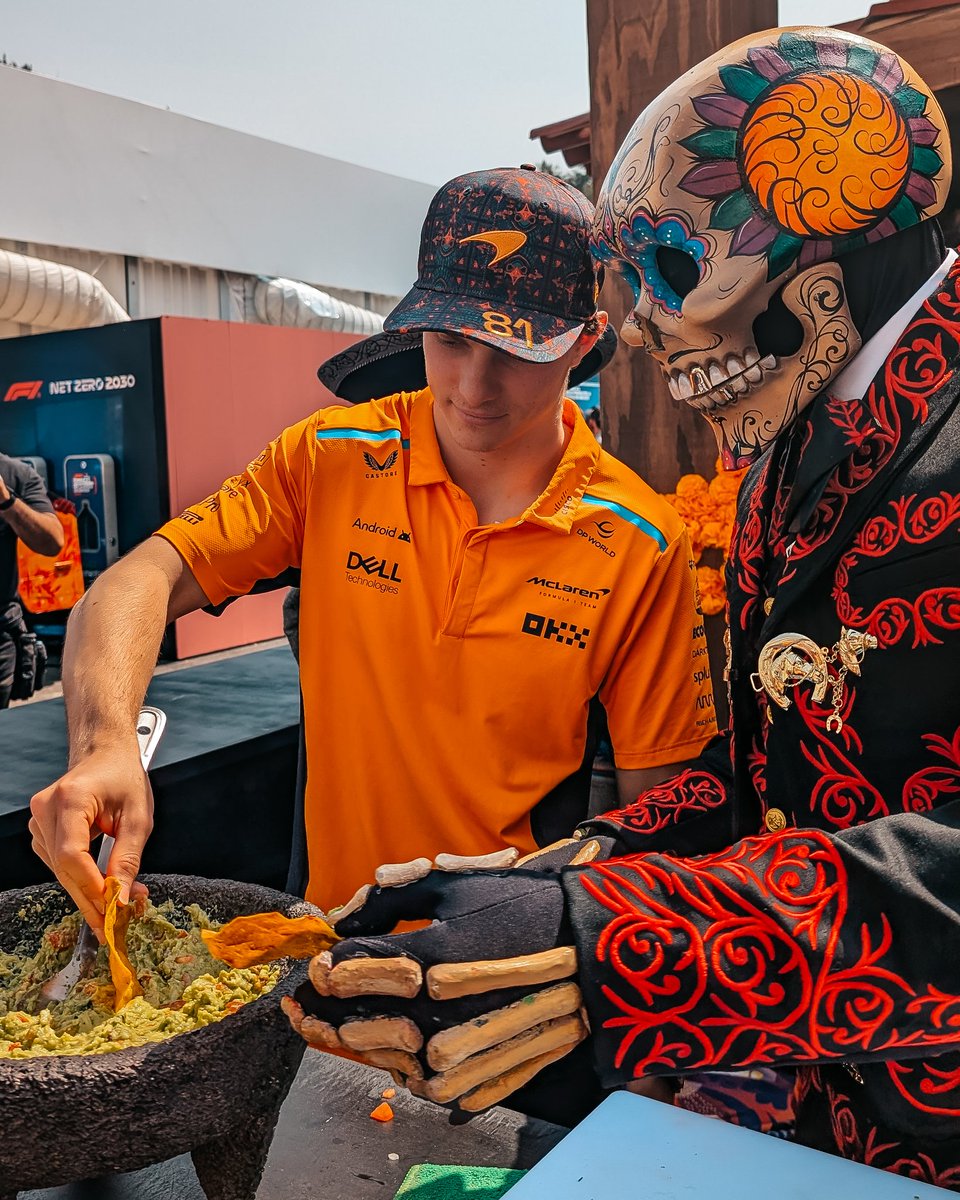 McLarenF1's tweet photo. Guacamole masterclass. 🥑

#MexicoGP https://t.co/eG6bT4hFqG