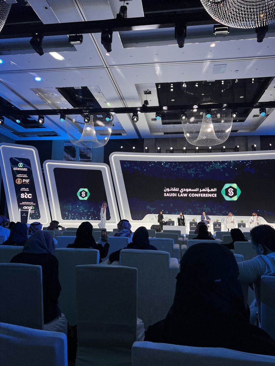 mk17889's tweet photo. كل الشكر لصاحبة السمو الملكي الأميرة هاله
 خالد بن سلطان آل سعود على تنظيم هذا المؤتمر الذي جمع بين الابتكار و المعرفة  

#المؤتمر_السعودي_للقانون 
#Saudi_Law_Conference https://t.co/DHgazwWV0A