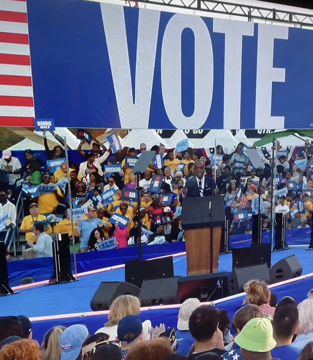 #DeKalb CEO Michael Thurmond is speaking to a crowd of thousands at a <a href="/KamalaHarris/">Kamala Harris</a> rally going on in #Clarkston right now. More to come at <a href="/DeKalbChampNews/">The Champion Newspaper</a> 📰