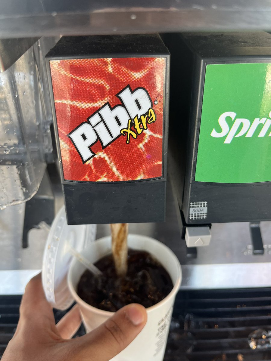 ethicalyaoifan's tweet image. sippin big pibb fuck is you talkin bout

不過，這確實是個好飲料 😂