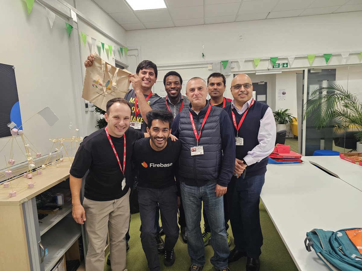 KelkarRenuka's tweet image. ๐ What an incredible day at #FlutterDevcamp2024! 
We wrapped up our graduation day with an inspiring talk by Rosario on the power of #VertexAI and #Flutter.  ๐ Thanks to all the mentors and participants who made this devcamp successful ๐ ๐โบ๏ธ๐
