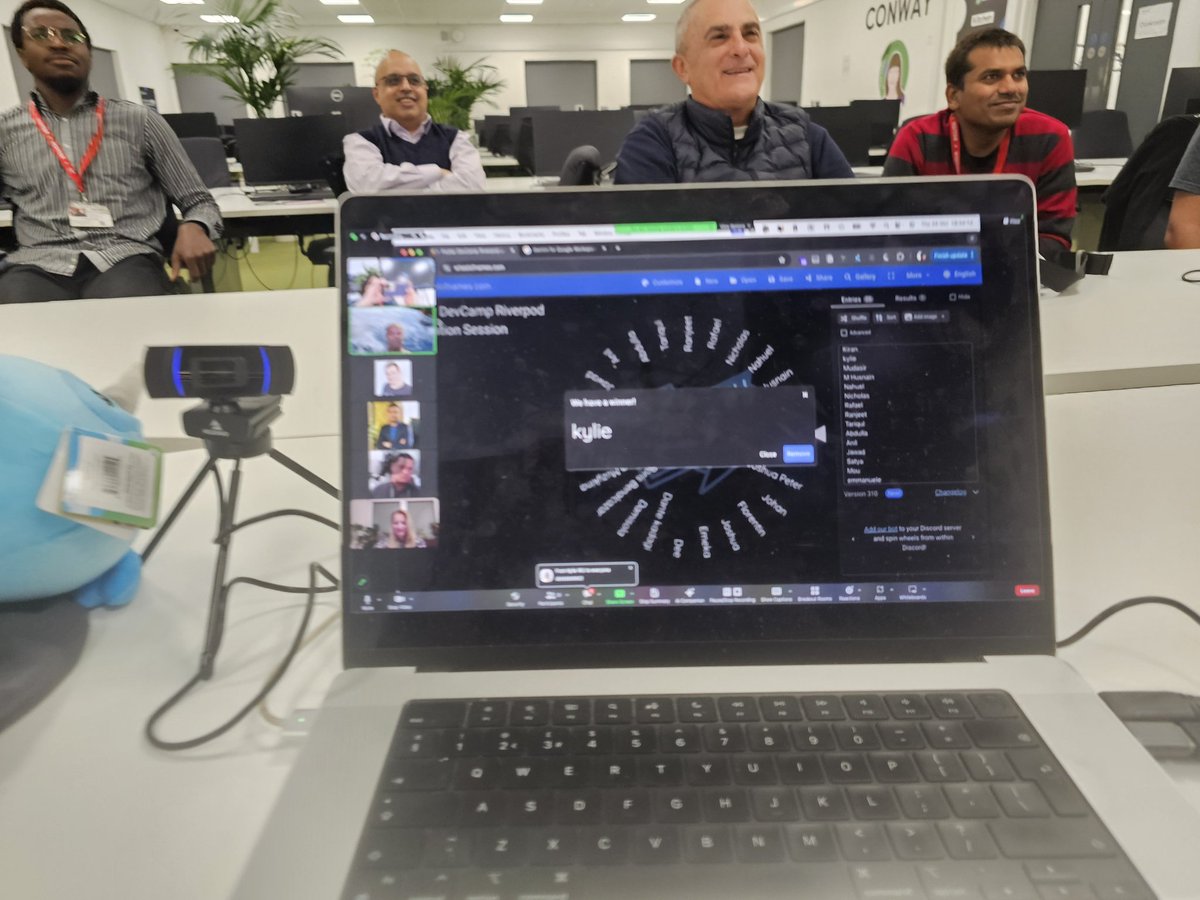 KelkarRenuka's tweet image. ๐ What an incredible day at #FlutterDevcamp2024! 
We wrapped up our graduation day with an inspiring talk by Rosario on the power of #VertexAI and #Flutter.  ๐ Thanks to all the mentors and participants who made this devcamp successful ๐ ๐โบ๏ธ๐