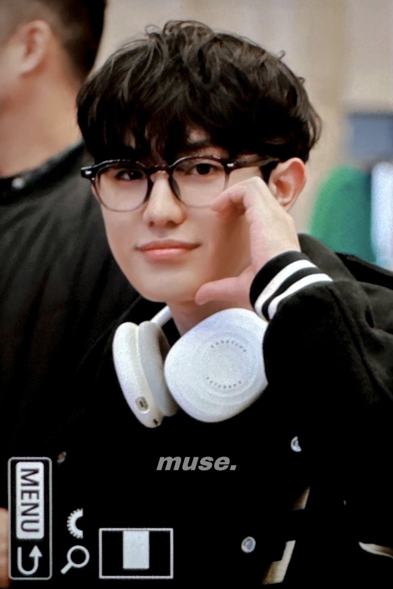 241025 GMP 출국

아침부터 신나심ㅋ.ㅋ♡ 

#Mill #밀 #OnlyOneOf #온리원오브 #이용수