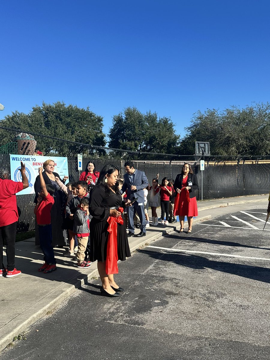 fierrotexas's tweet photo. Beyond proud of our incredible @swschoolstx Multilingual team for making today’s Dual Language Inauguration at VPAA a huge success! Your hard work and dedication truly shine through. Here’s to building bridges and celebrating diversity together. #swps @C_Maldonado07 @AnneMLeal https://t.co/tZMUOHEVHO