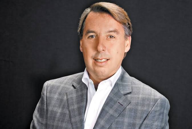 #UltimoMomento Emilio Azcárraga deja su cargo como presidente de Televisa.
#Televisa  #EmilioAzcárraga