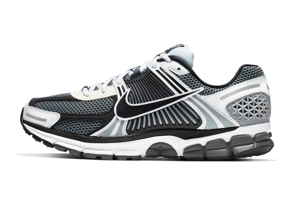 SOLELINKS's tweet photo. Ad: Nike Zoom Vomero 5 'Black and Metallic Silver' releases tomorrow (10/25) at 7am PT/10am ET => https://t.co/QHS3HCPqRL

Now available on Revolve
=> https://t.co/R0MsJRTvE6 https://t.co/tLMlLGVbi1