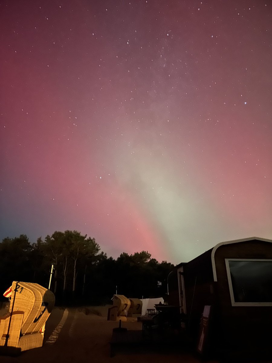 jimenezroy's tweet photo. ¿Ya les conté que hace unas semanas pude presenciar esta maravilla de la naturaleza? 🤩

10 de octubre de 2024, al norte de Alemania. https://t.co/PVA4aGborj