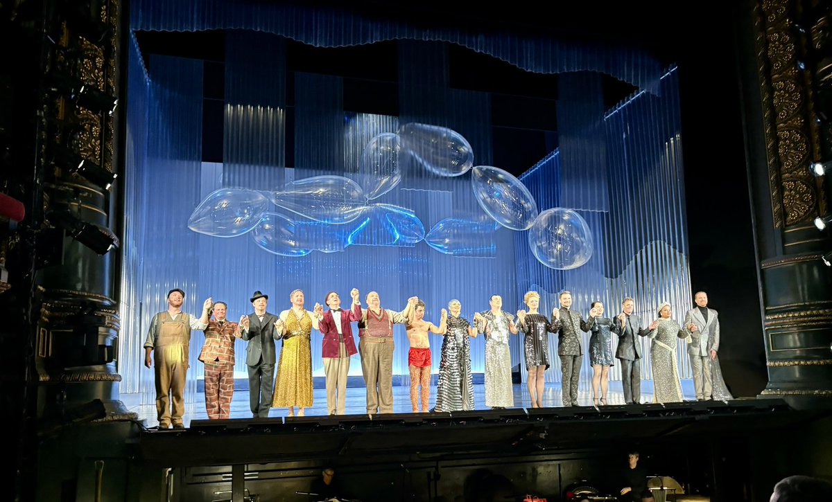 maljambon (@maljambon) on Twitter photo ‘hot ice and wondrous strange snow’
Another magical production of Midsummer Night’s Dream from <a href="/Opera_North/">Opera North</a> ‘hot ice and wondrous strange snow’
Another magical production of Midsummer Night’s Dream from <a href="/Opera_North/">Opera North</a>