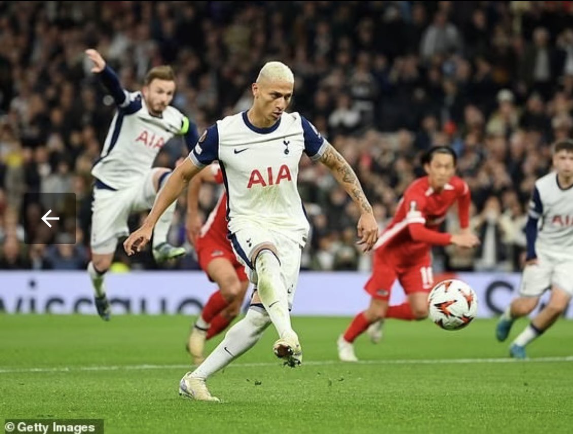 spursangela1's tweet photo. Did enjoy the bird motif running through the match:
🐦Great to have #ElPombo @richarlison97🥰 back & scoring a lovely penalty!😊
🦜Good to see Troy Parrott but glad he didn’t score a penalty or at all!
🦆Booking for Dave Kwakman!
🐓Fantastic full debut for Mikey Moorhen!🤯 https://t.co/VGWlxeMnUp