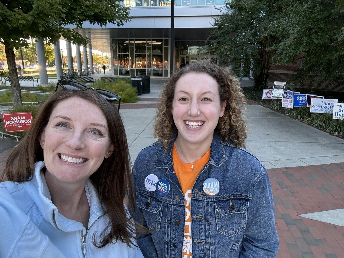 🗳️🗳️A great day to vote at UNCG! Polls are open until 7:30! 

Find a polling place close to you: 
guilfordcountync.gov/home/showpubli…