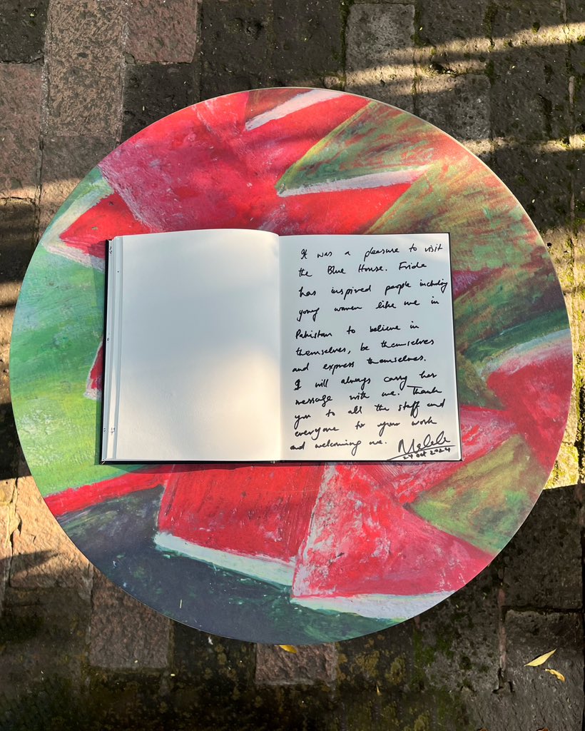 Nos enorgullece anunciar la visita de <a href="/Malala/">Malala Yousafzai</a>  Yousafzai a la Casa Azul; en nuestro libro de visitantes escribió:

"Fue un placer visitar la Casa Azul. Frida ha inspirado a personas, incluyendo a mujeres como nosotras en Pakistán, a creer en sí mismas, ser ellas mismas y